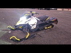 BUY SKI DOO MXZ 800R 2016 SNOWMOBILE , The Great Northern Auction